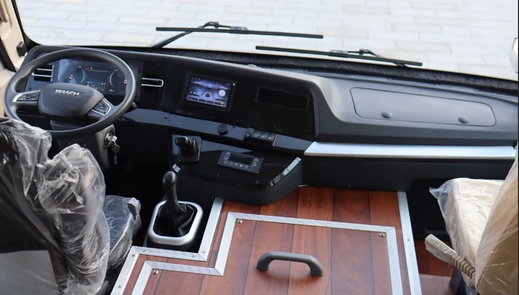 Isuzu Microbús B-700 - foto 4