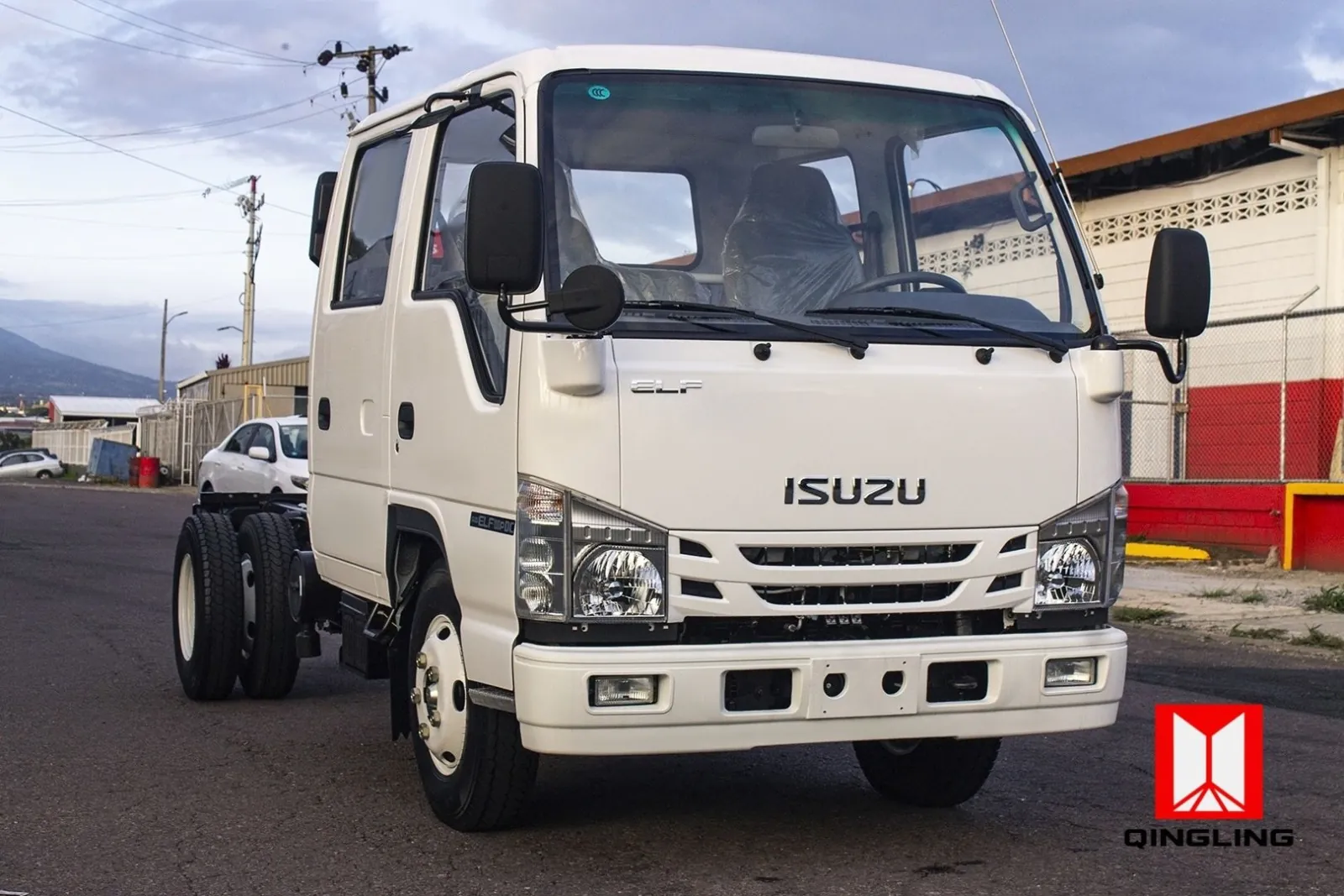 Isuzu ELF 100P Doble Cabina