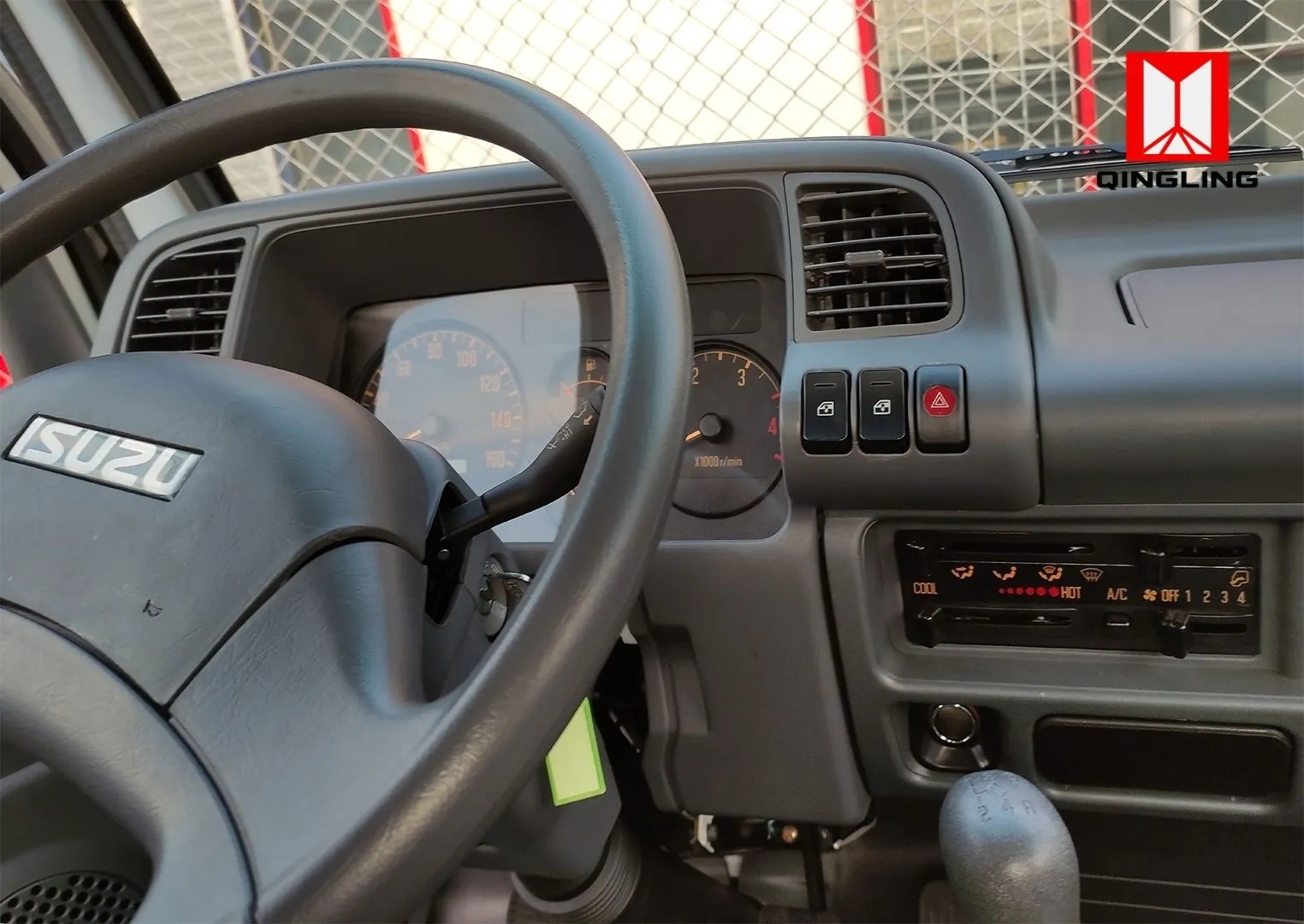 Isuzu ELF 100P Doble Cabina - foto 5