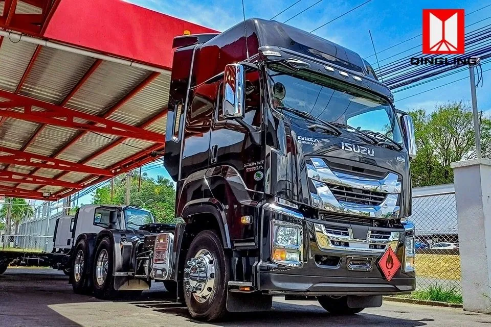 Isuzu Giga Tractor 6x4 - foto 1