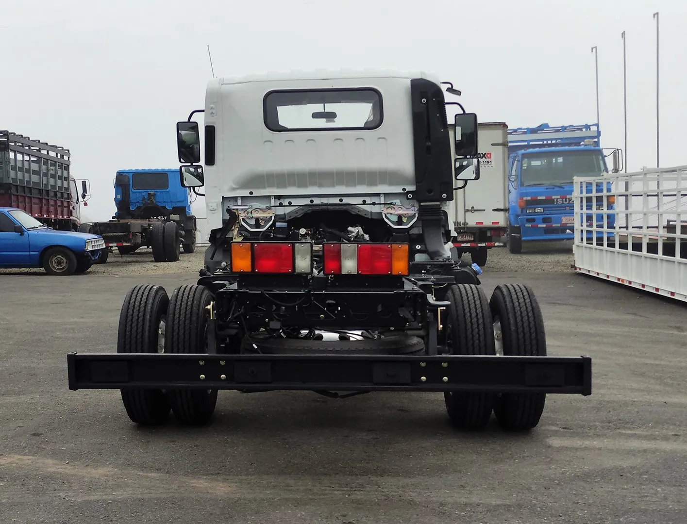 Isuzu M100 - foto 3