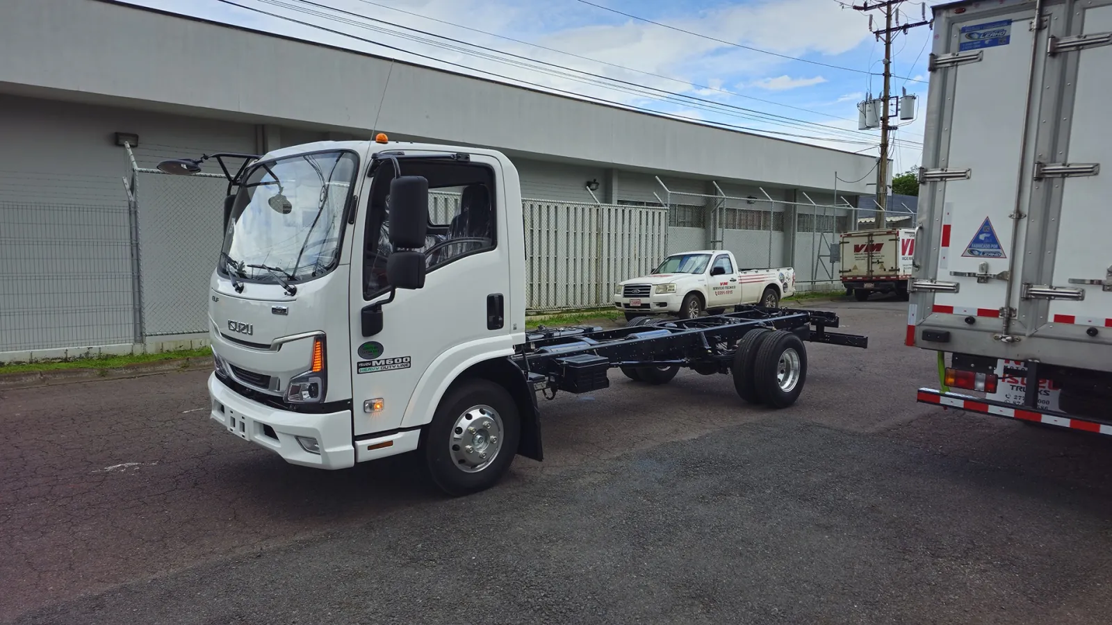 Isuzu M600 - foto 2