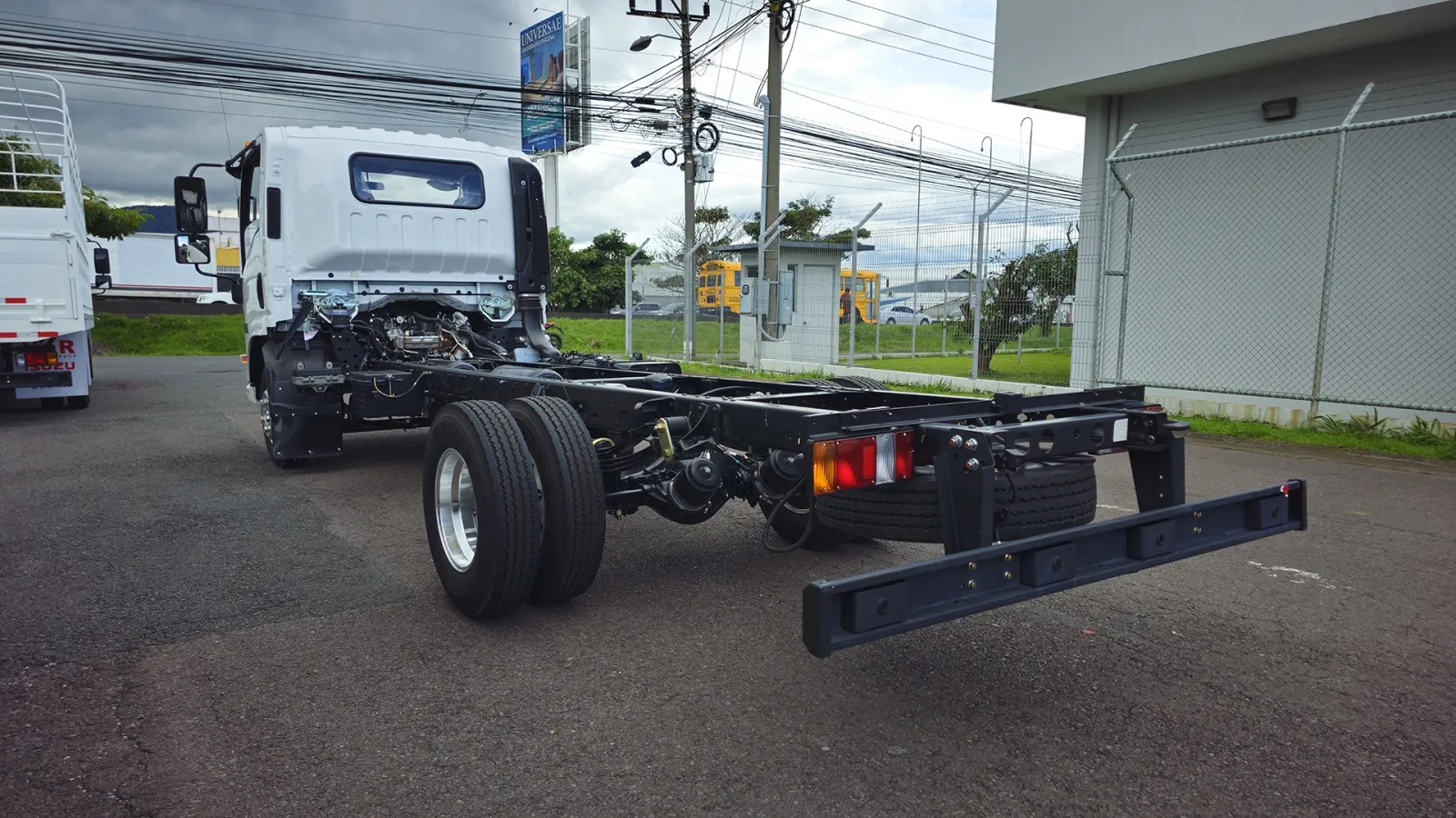 Isuzu M600 - foto 3