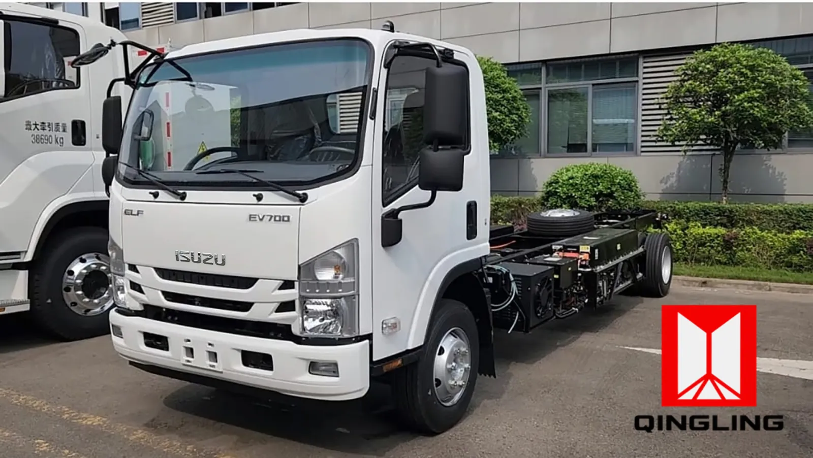 Isuzu EV700 - foto 1