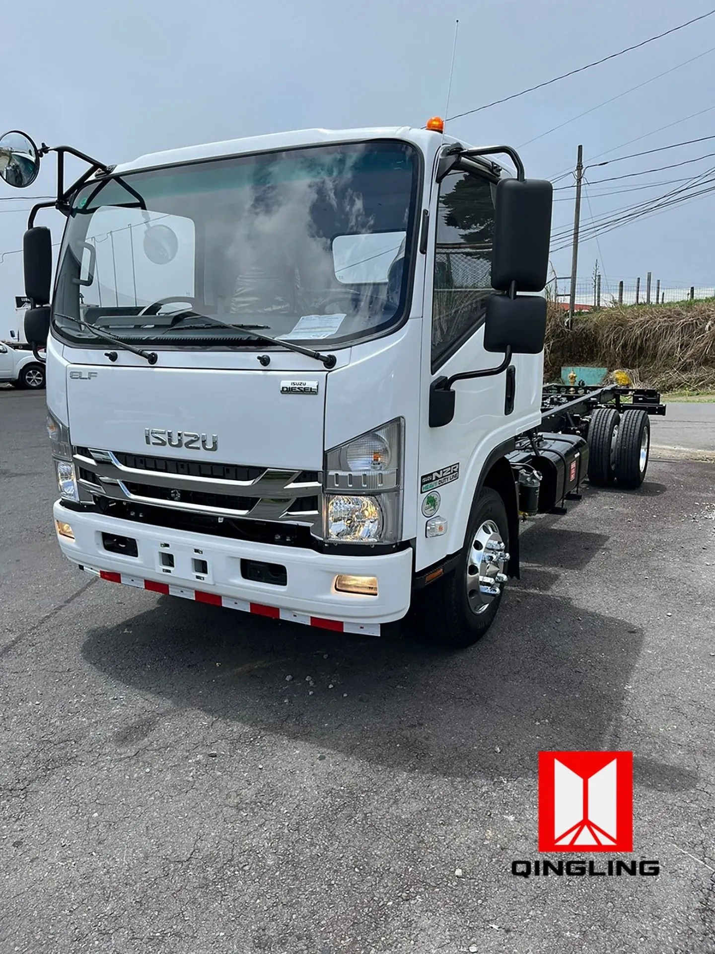 Isuzu NZR 700P Extra Cab - foto 1
