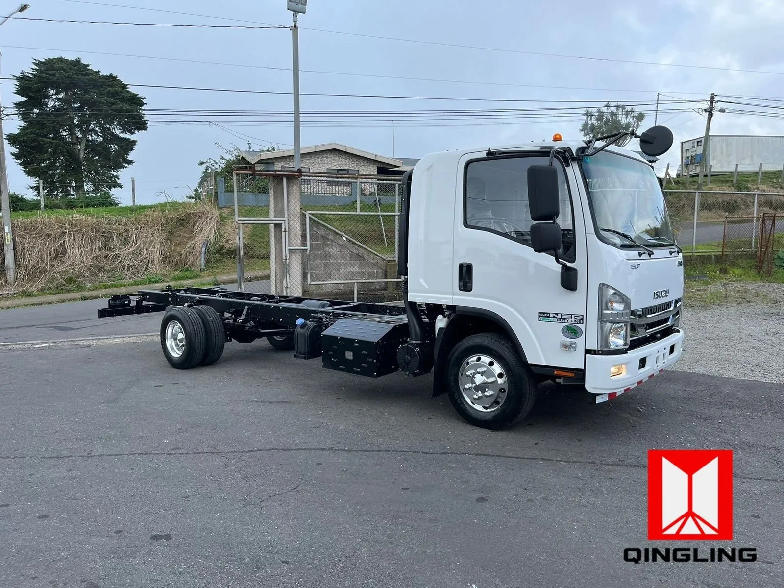Isuzu NZR 700P Extra Cab - foto 2