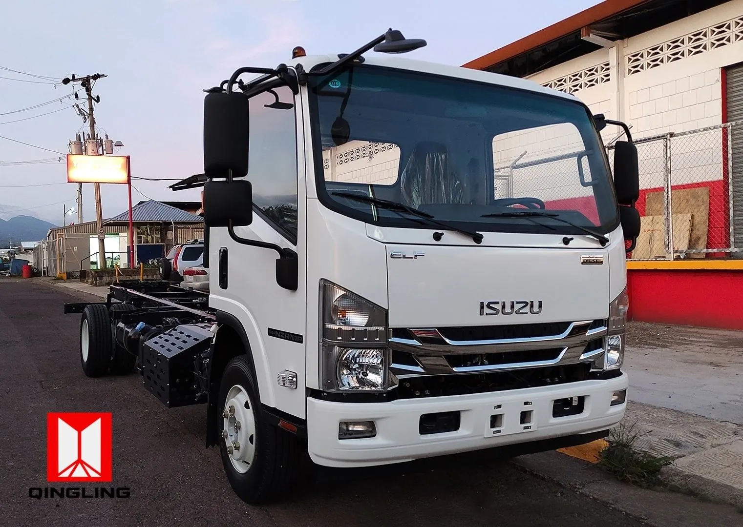 Isuzu NZR 700P - foto 1
