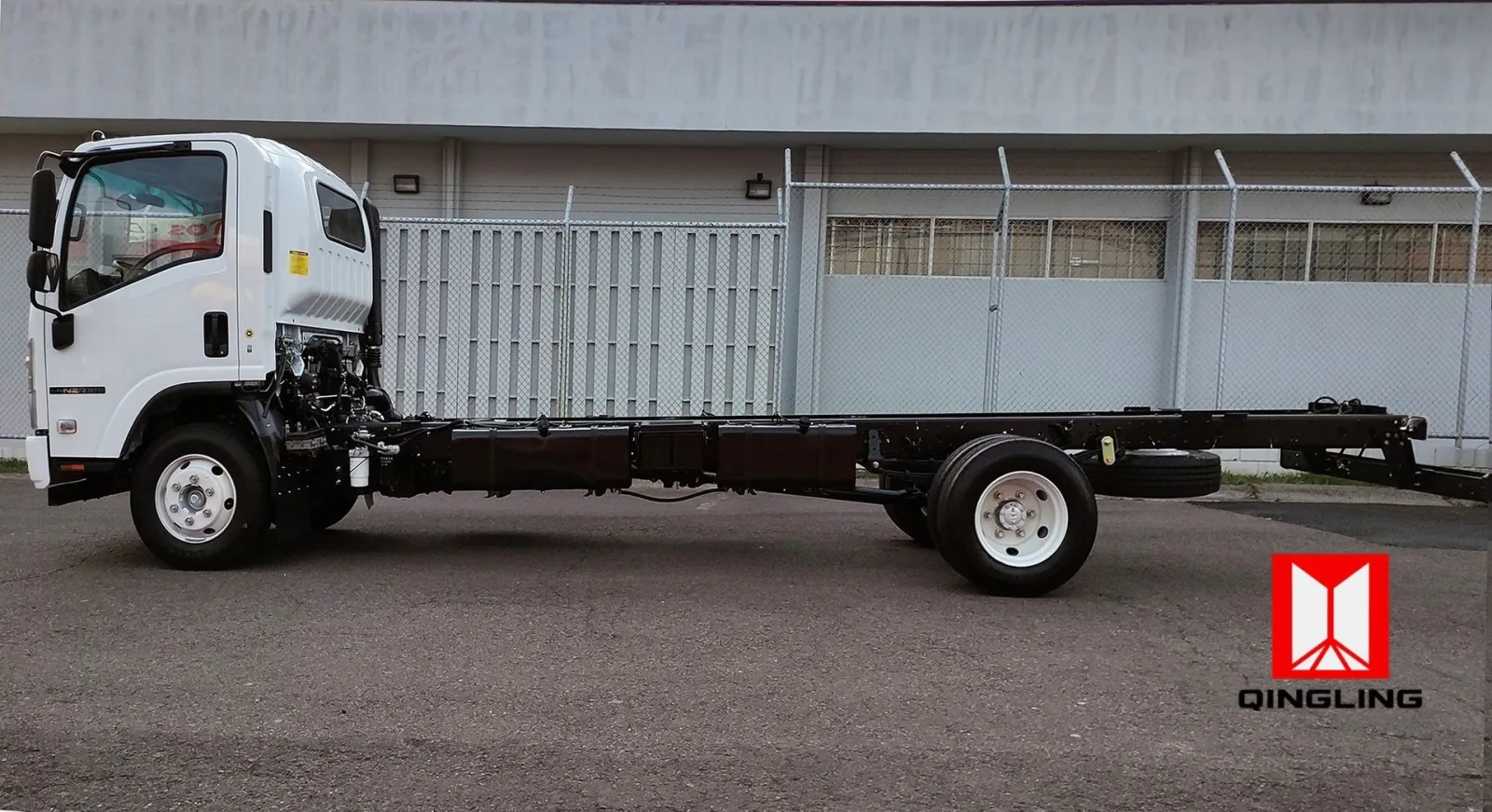 Isuzu NZR 700P - foto 2